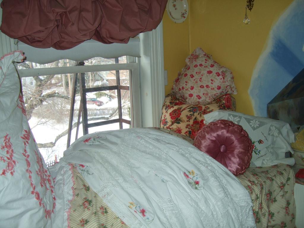 Enchanted Nights Bed & Bath Kittery Oda fotoğraf